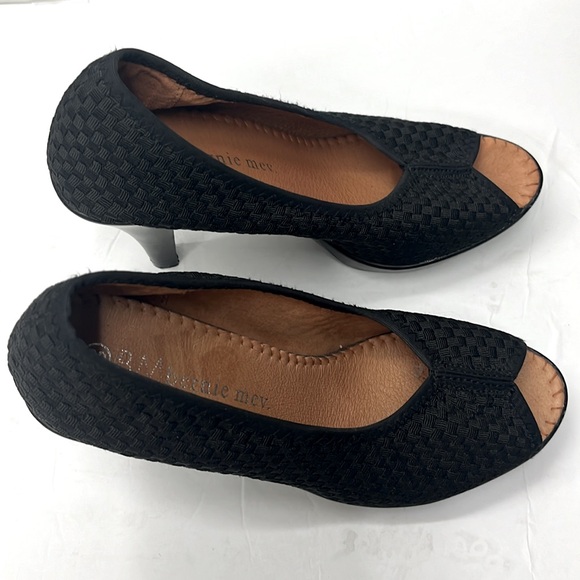 Women's Bernie Mev New York , Fabulous Pump - Black Color - Size US 8.5 Euro 39 - Picture 2 of 11